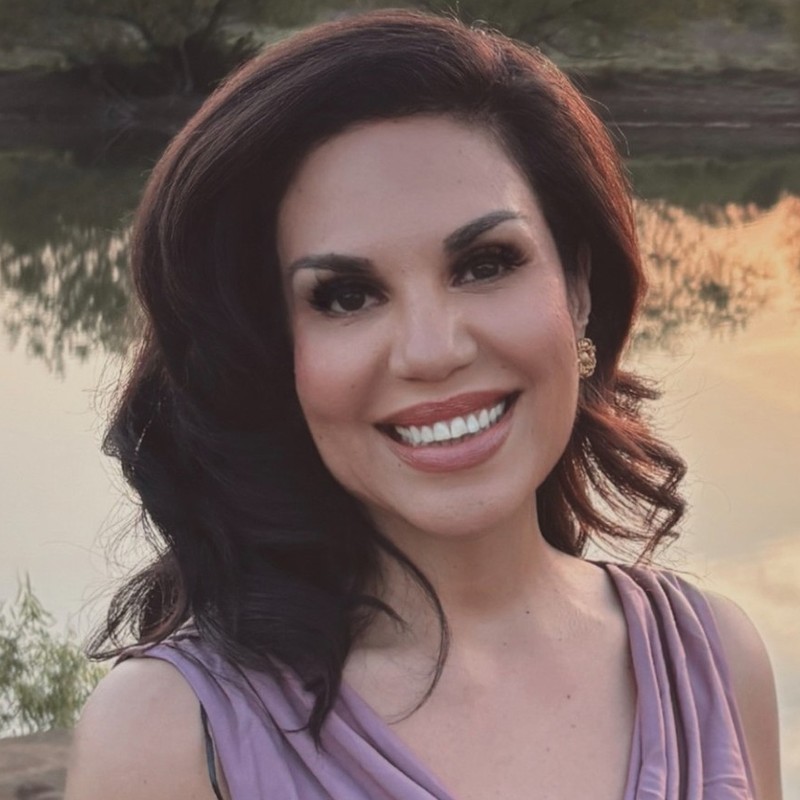 Christy Mendoza, Texas Notary Public